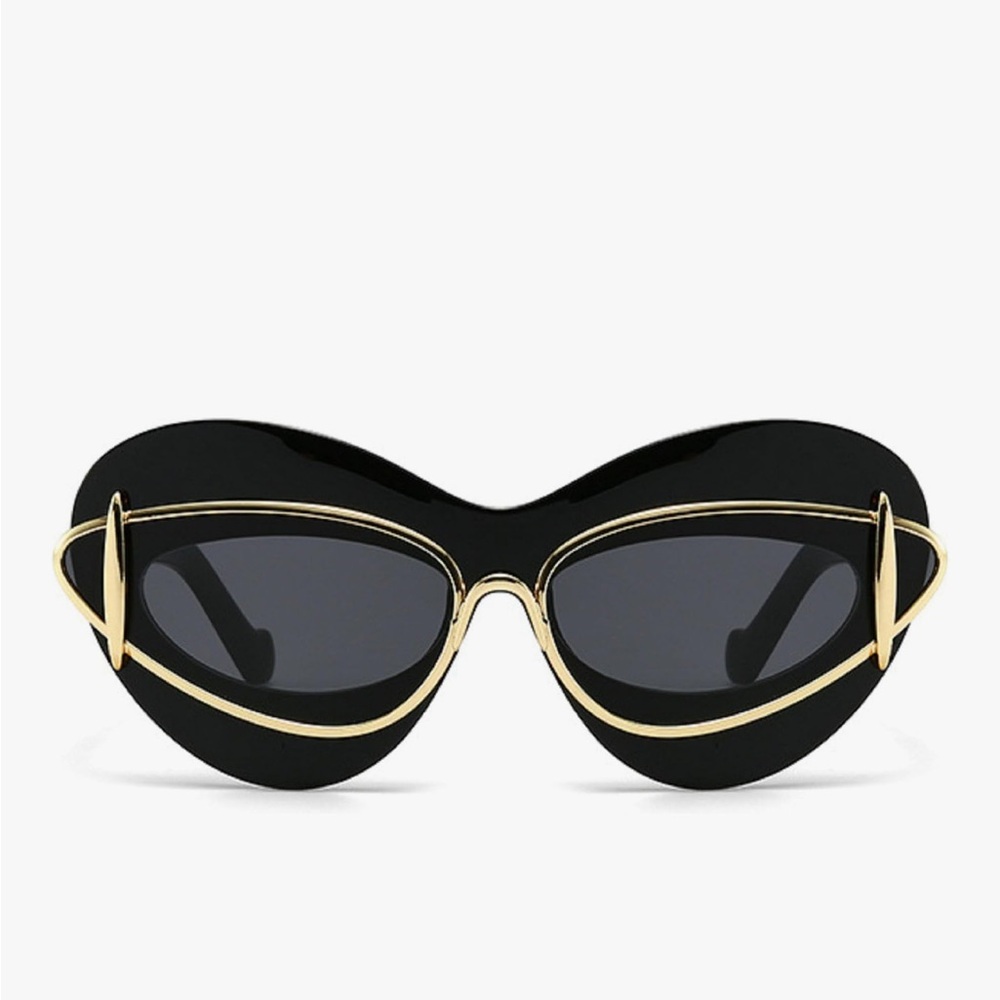 Elegant Black and Gold Women's Sunglasses